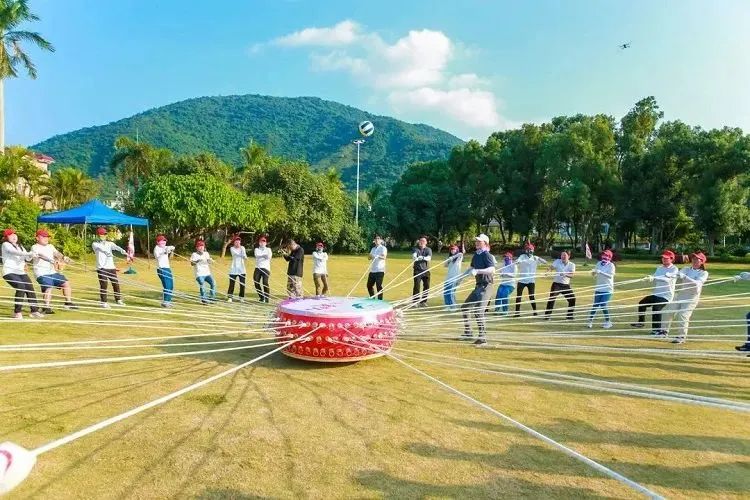 團建運動會項目|楓動體育爲(for)企業組織策劃一(one)場趣味運動會，等你來(Come)戰～