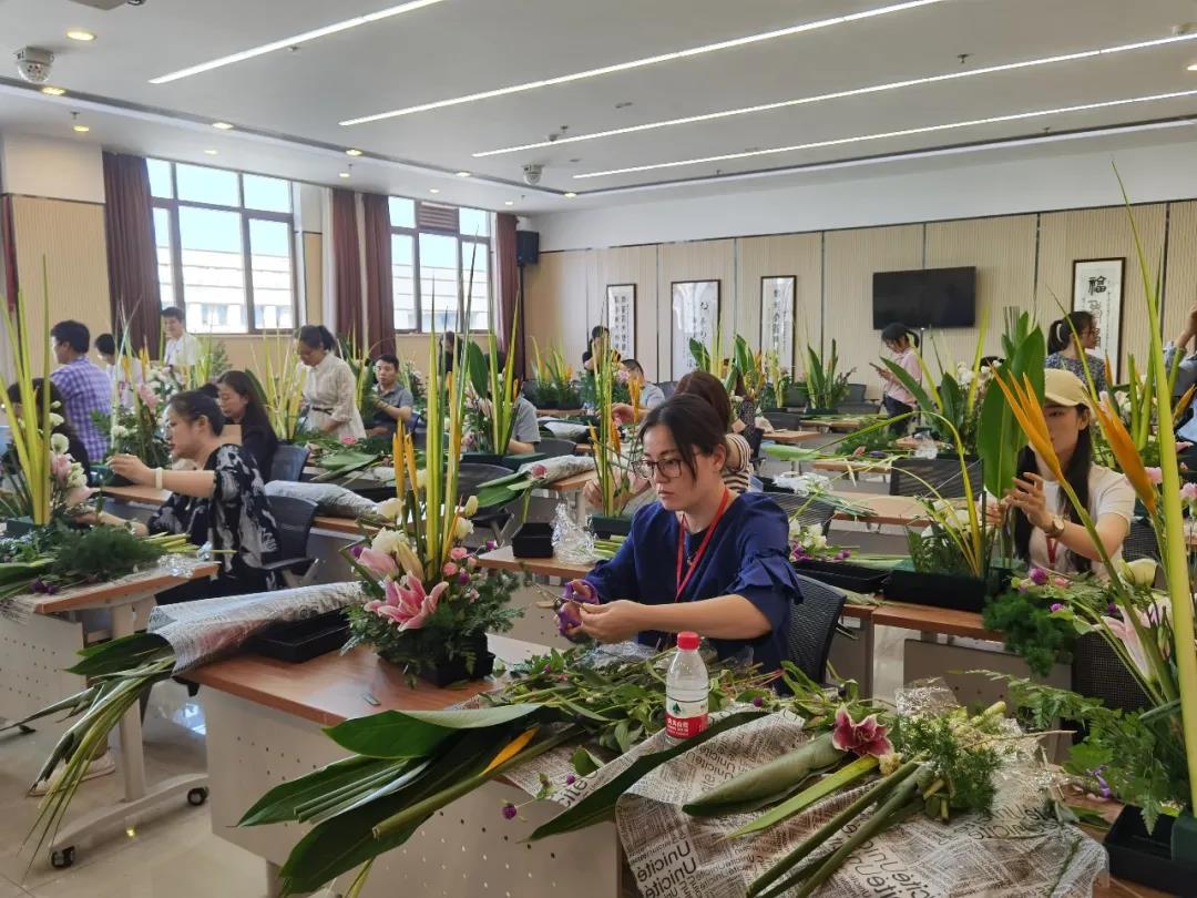 活動回顧 | 2021年上海市民（職工）海派插花花藝大(big)賽——浦東賽區賽區圓滿結束！ 資訊動态 第4張