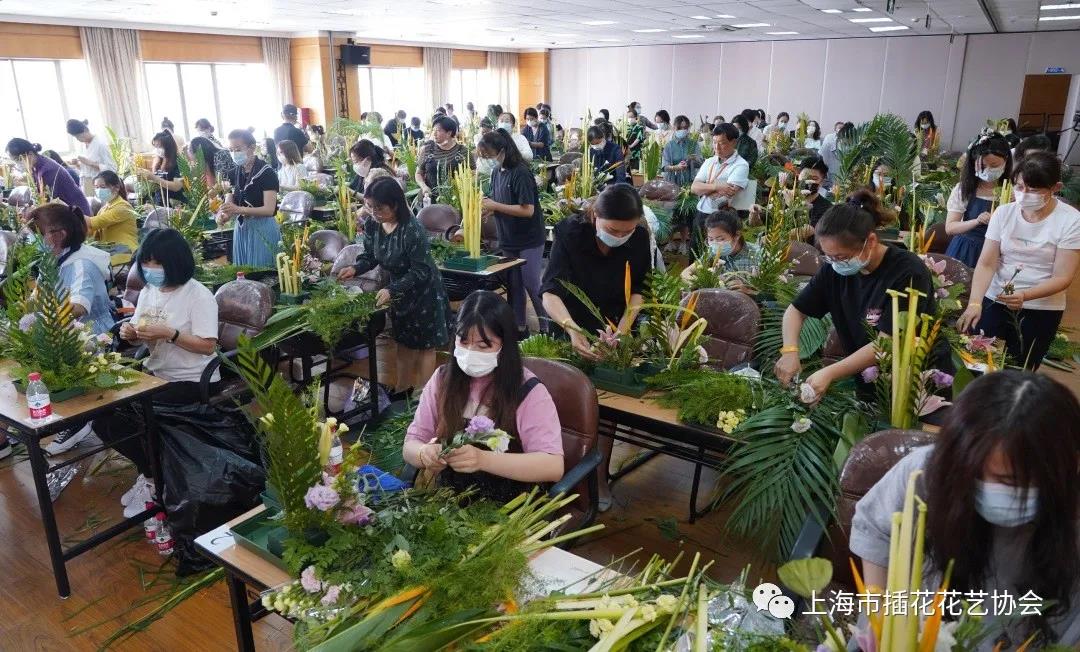 傳承海派插花 弘揚非遺文化——2021上海市民職工海派插花花藝大(big)賽昨日開賽